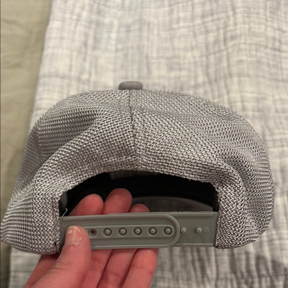 Gray Cap - Picture 2 of 3